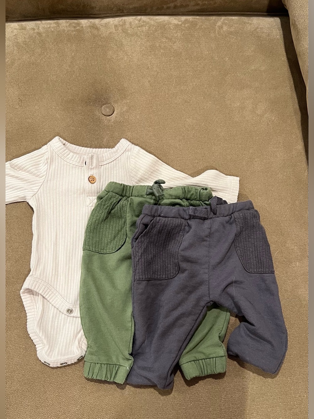 Cat & Jack Cream Ribbed Bodysuit with Green and Navy Joggers